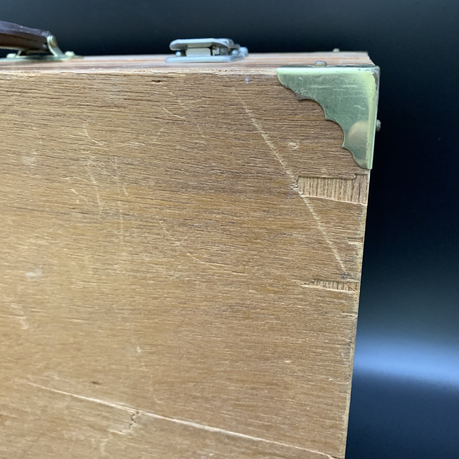 Vintage Wooden Artist Paint Box w Palette Compartments 18″ Case