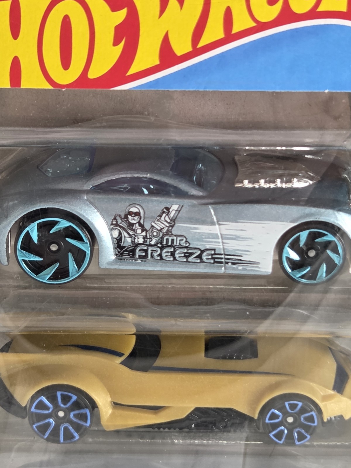 2024 Hot Wheels DC Batman 5 Pack Diecast 1:64 Scale New ,Blue Chrome Bat Mobile