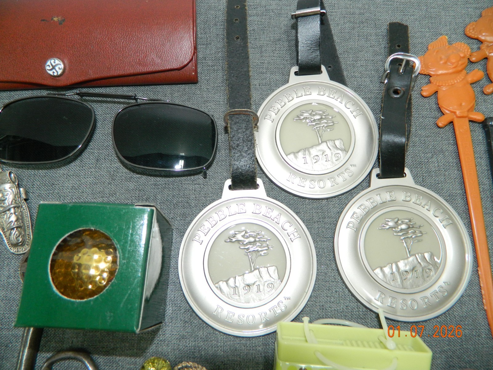 VTG JUNK DRAWER LOT PENS COINS KEYS KNIVES SUNGLASSES BOLO CLASP RING WATCH ECT