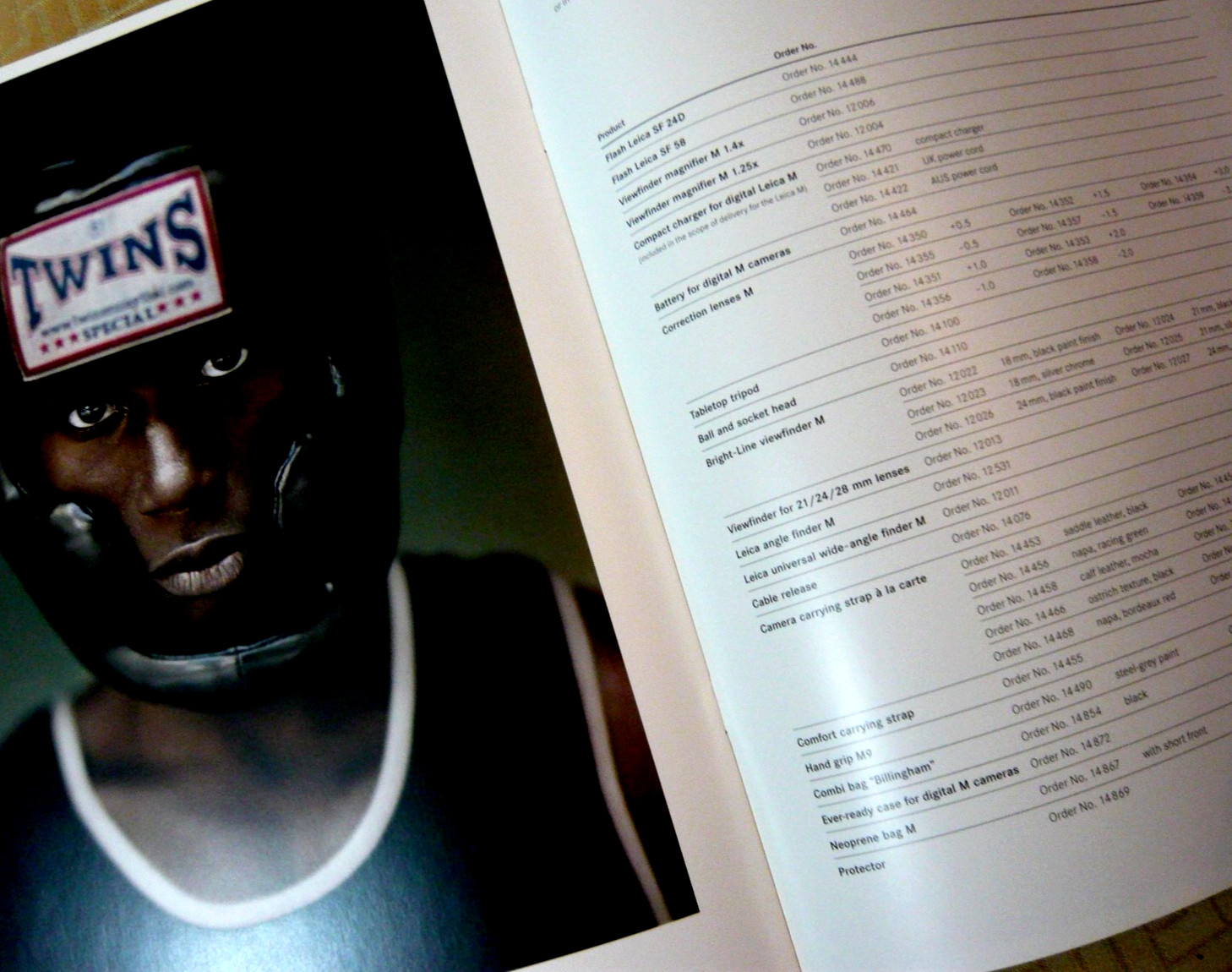 Leica M System, M9. 16 page genuine publication, english. Superb!