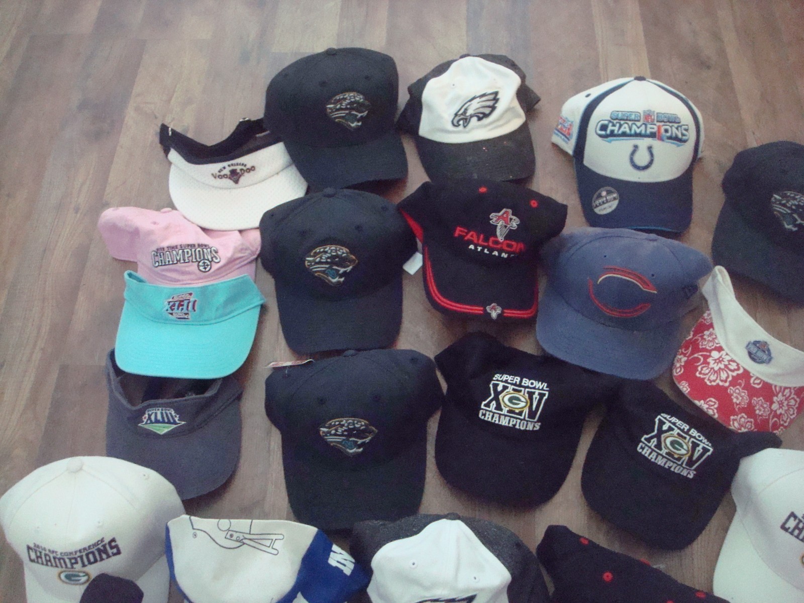 25 HATS NFL REEBOK RARE SPORTS STRAPBACK 90S WHOLESALE LOT HATS VINTAGE HAT CAP