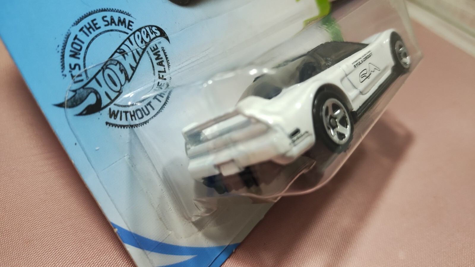 Hot Wheels ’90 Acura NSX HW Exotics #6/10 White Diecast 1:64 Scale Spoiler