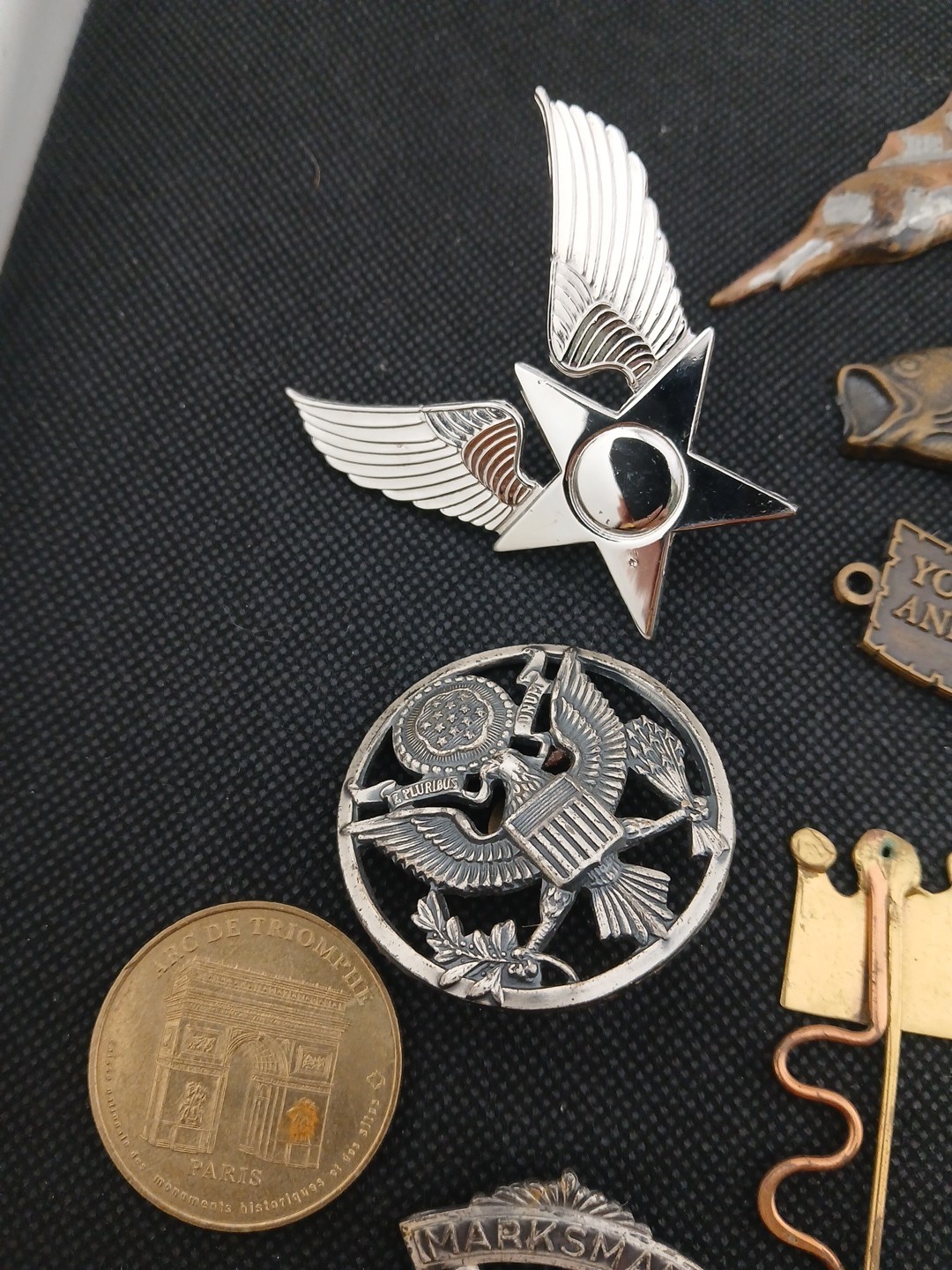 LOT OF GRANDPA’S vintage Souvenir coins pins Keychains collection