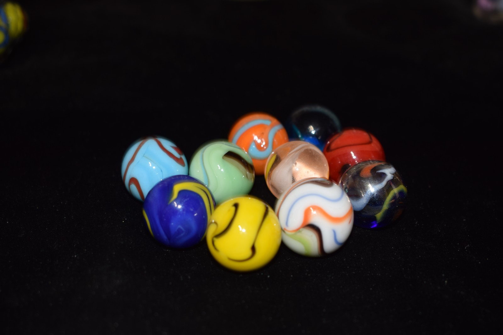 🐔➖⏩ Lot of 10 VACOR colorful swirls collector’s marbles shooter🎯size .875″ M