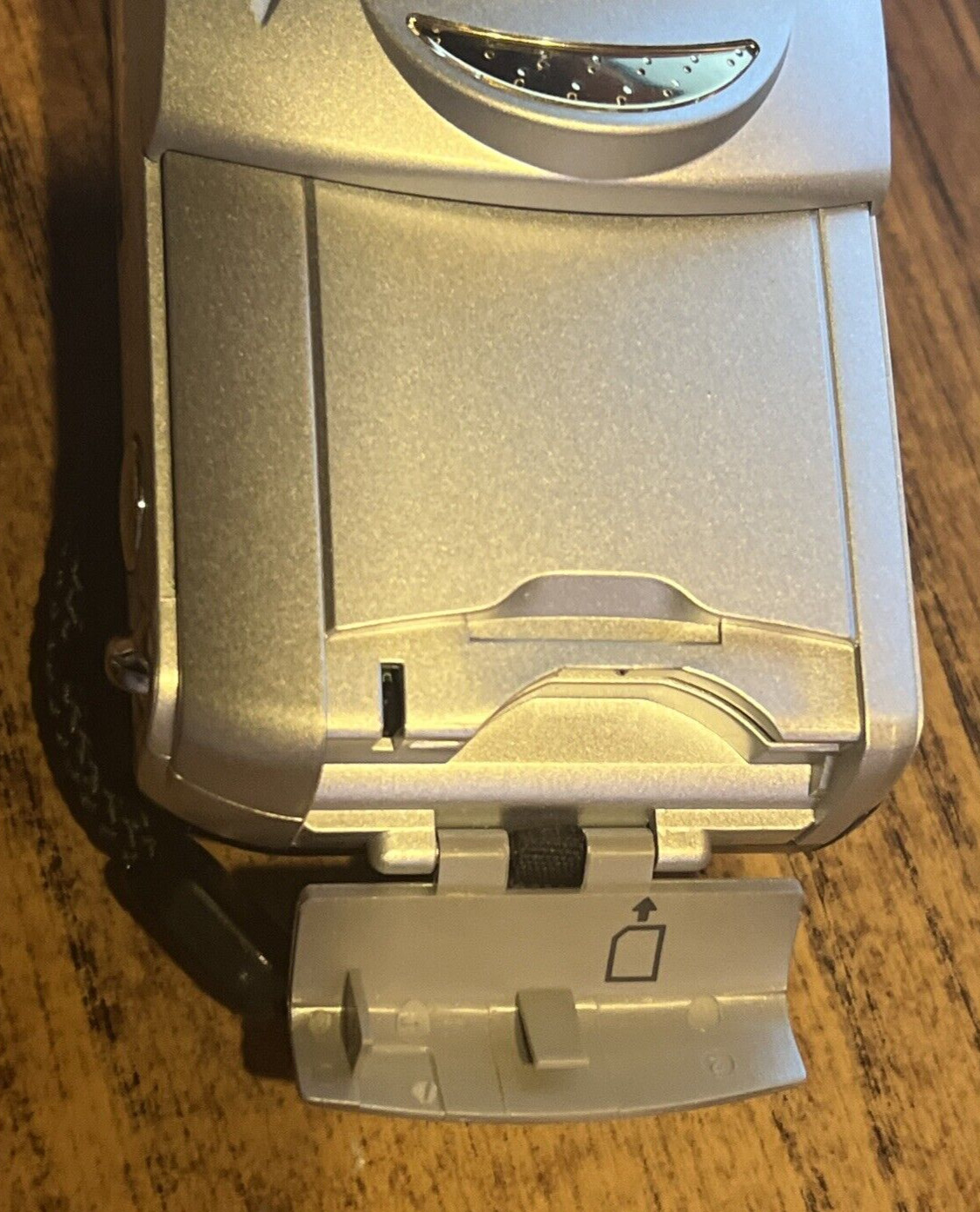 Junk Drawer Olympus D-460 Zoom Silver 1.3 Mega Pixel Digital Camera – 3x Optical