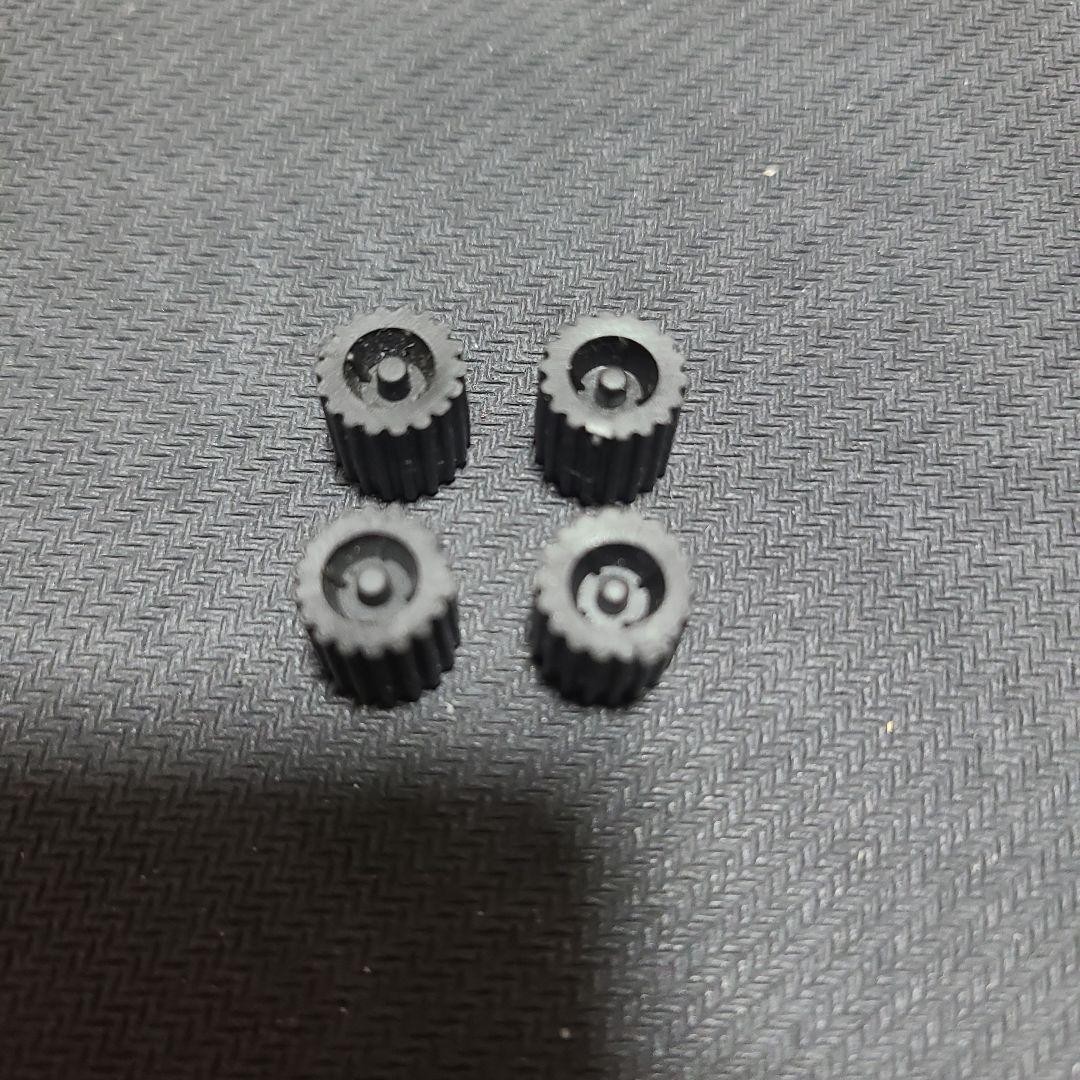 Zoids Giant Zoids Cap Black 4 pieces Sold as-is / For parts or not working