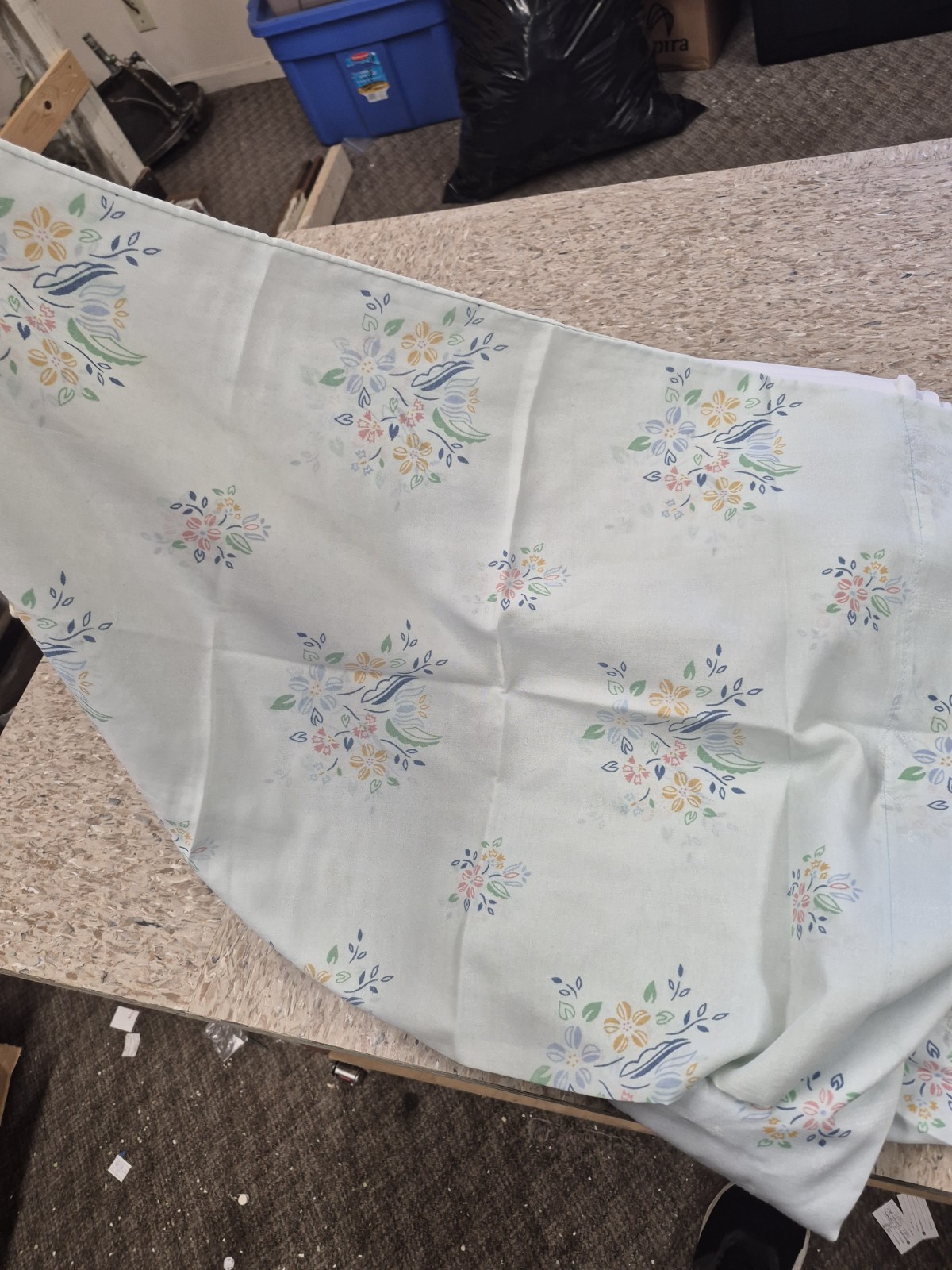 Bulk lot of Vintage Linens Bed Sheets Pillowcases Towels MCM Grandmas Closet