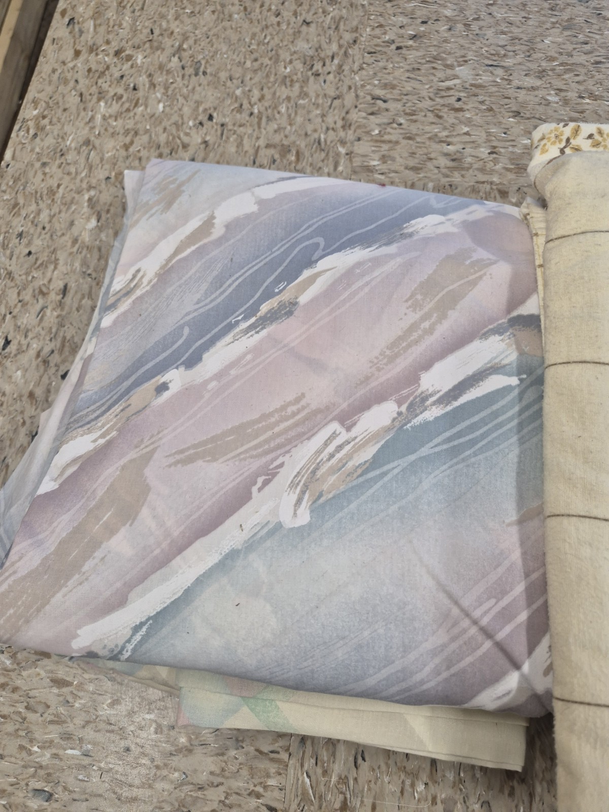 Bulk lot of Vintage Linens Bed Sheets Pillowcases Towels MCM Grandmas Closet