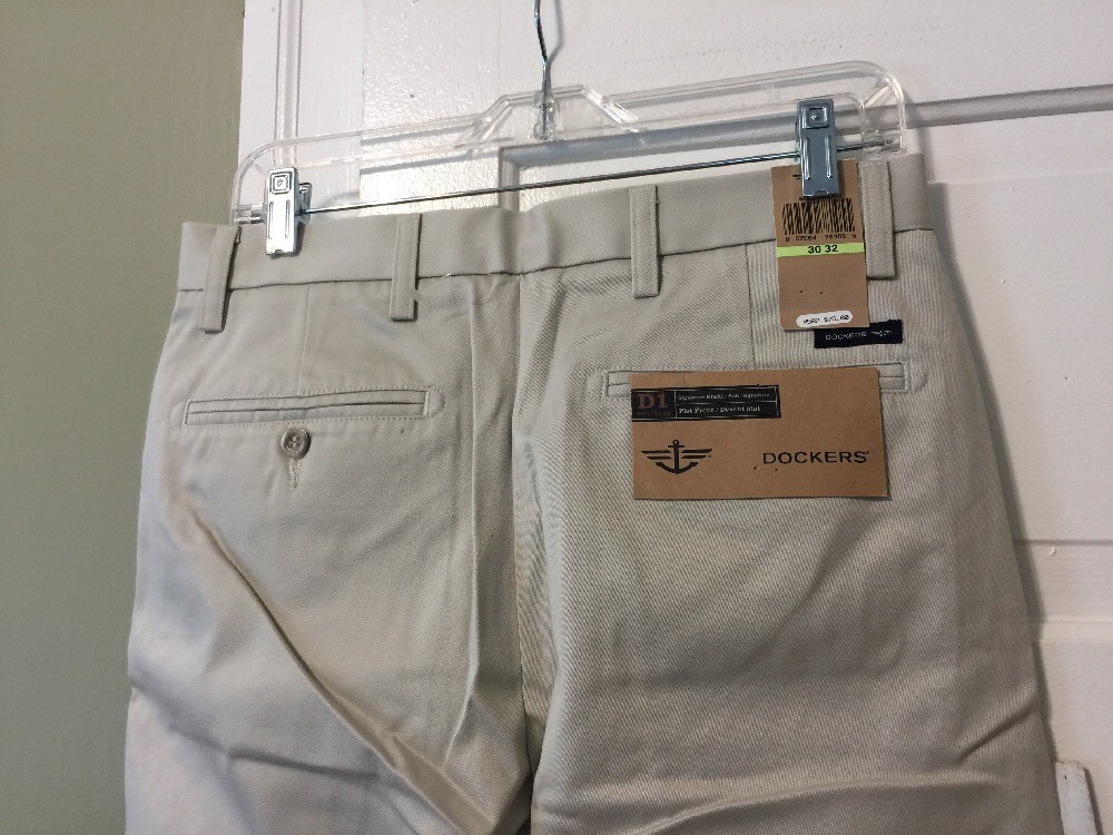 Dockers Signature Khaki Flat front Pants 30″ x 32″ $75 NWT, BEIGE NICE