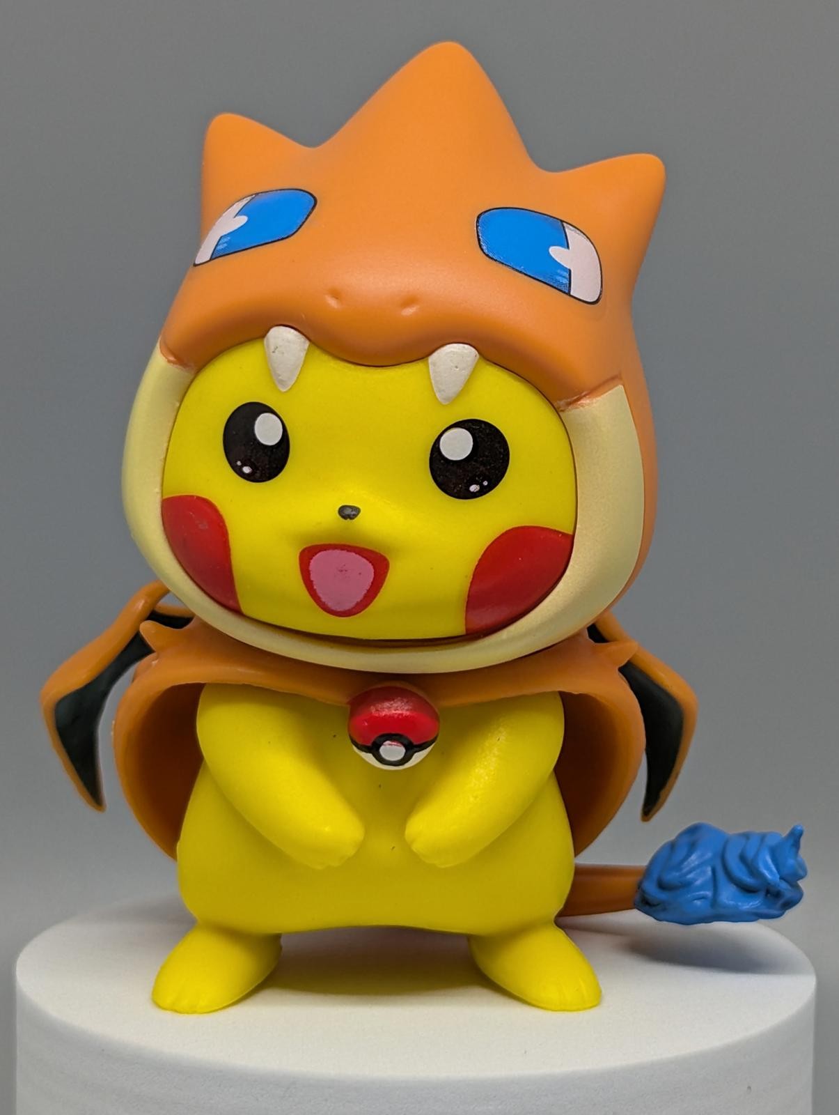 Pikachu x Mega Charizard Y POKEMON COSPLAY Collectible Figure