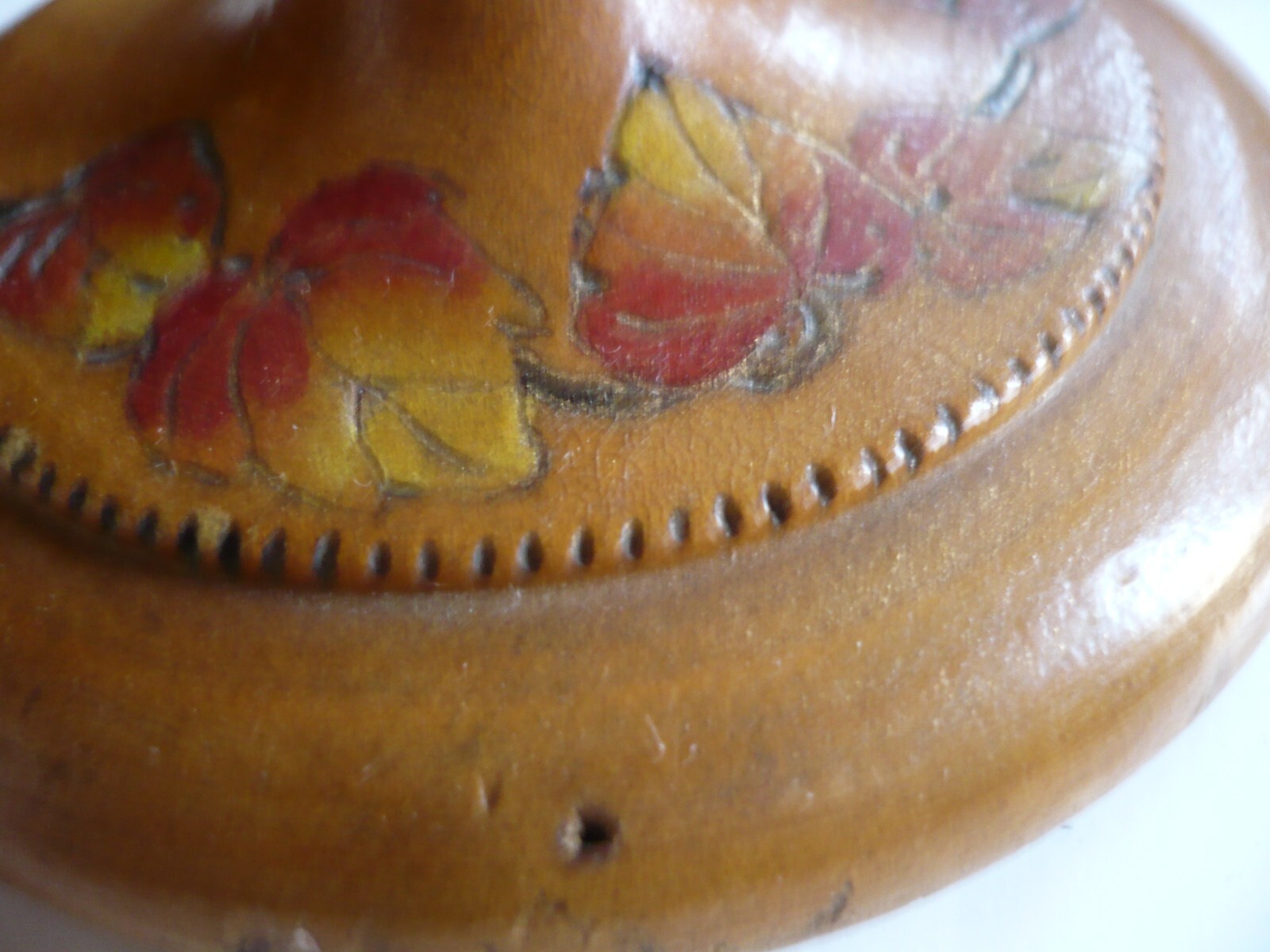JANET EATWELL, 1961 CARVED HAND DECORATIVE WOOD CUP CURIO, Wanganul NEW ZEALAND
