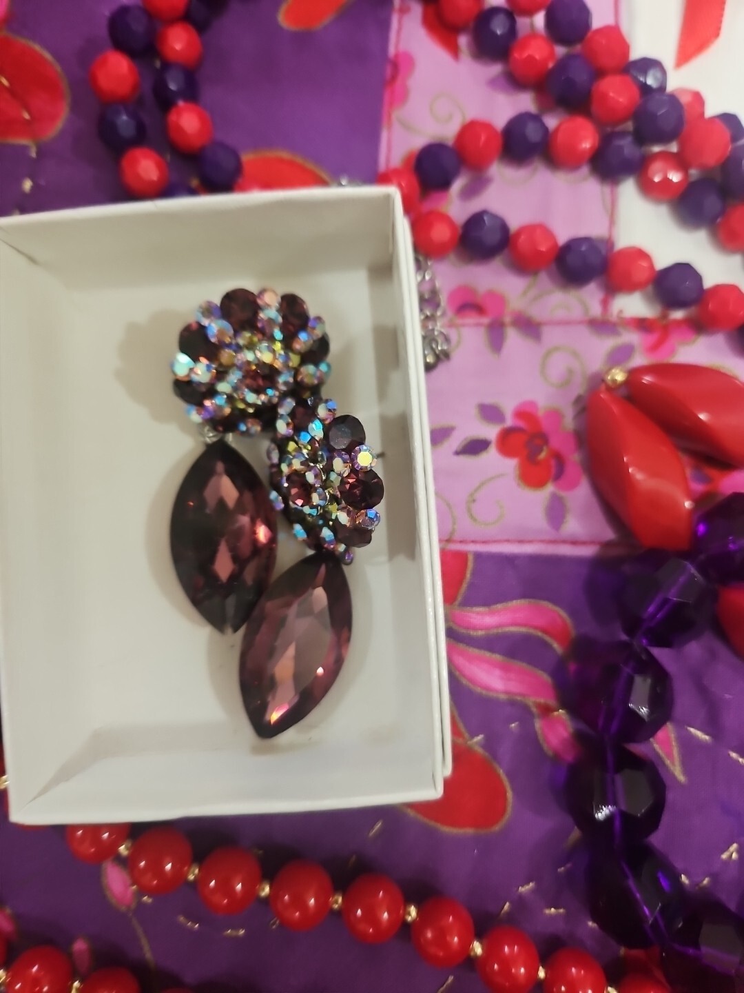 Huge Lot Red Hat Society Jewellry Pins Ornaments Feather Boas Handbags Doll