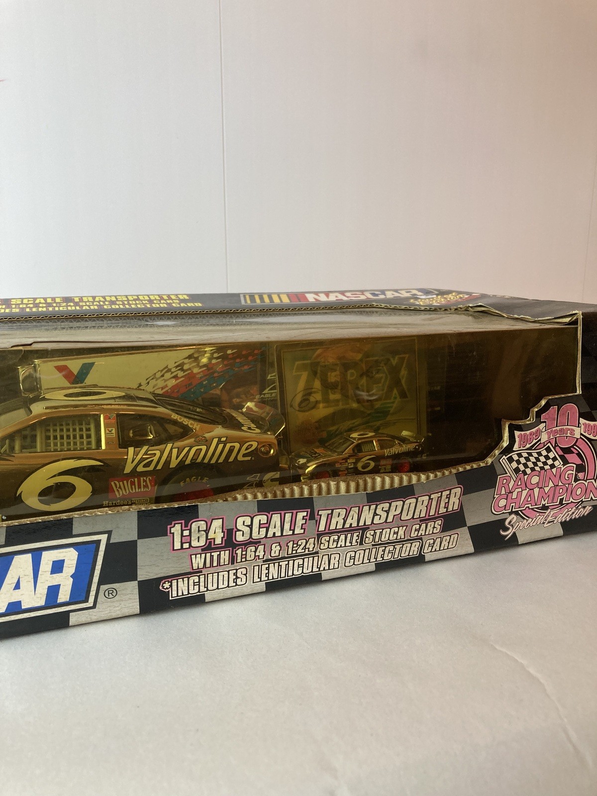 Racing Champions 1:64 transporter/hauler set — Mark Martin #6 Valvoline Zerex, g