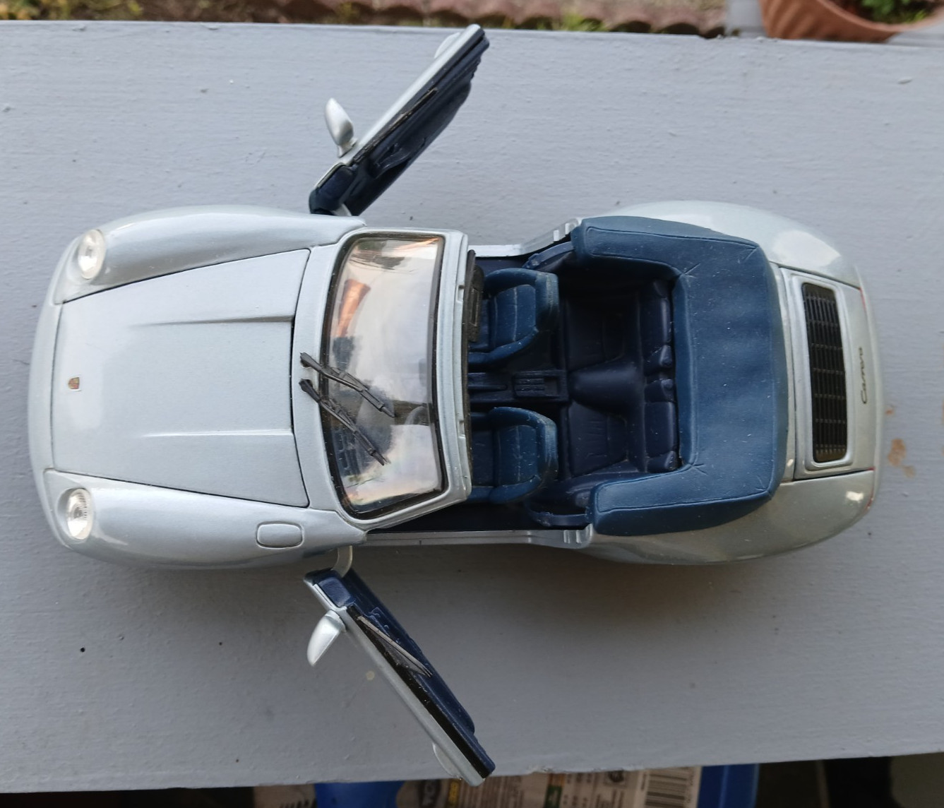 Maisto Porsche 911, Carrera, Carbriolet 1994/ Diecast / Thailand / Scale 1/18