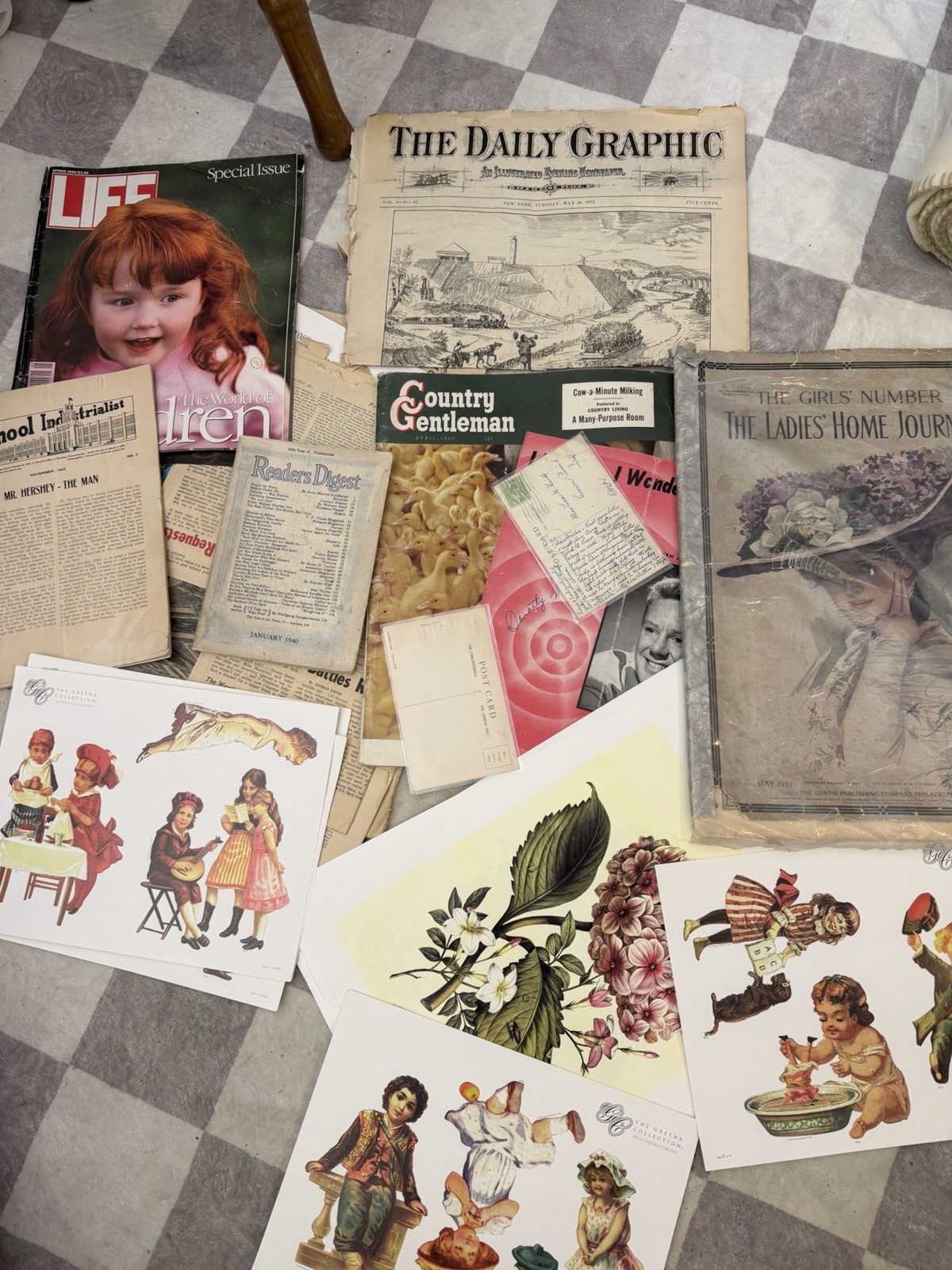 Vintage Paper Lot – Reader’s Digest, Ladies Home Journal, Daily Graphic, etc