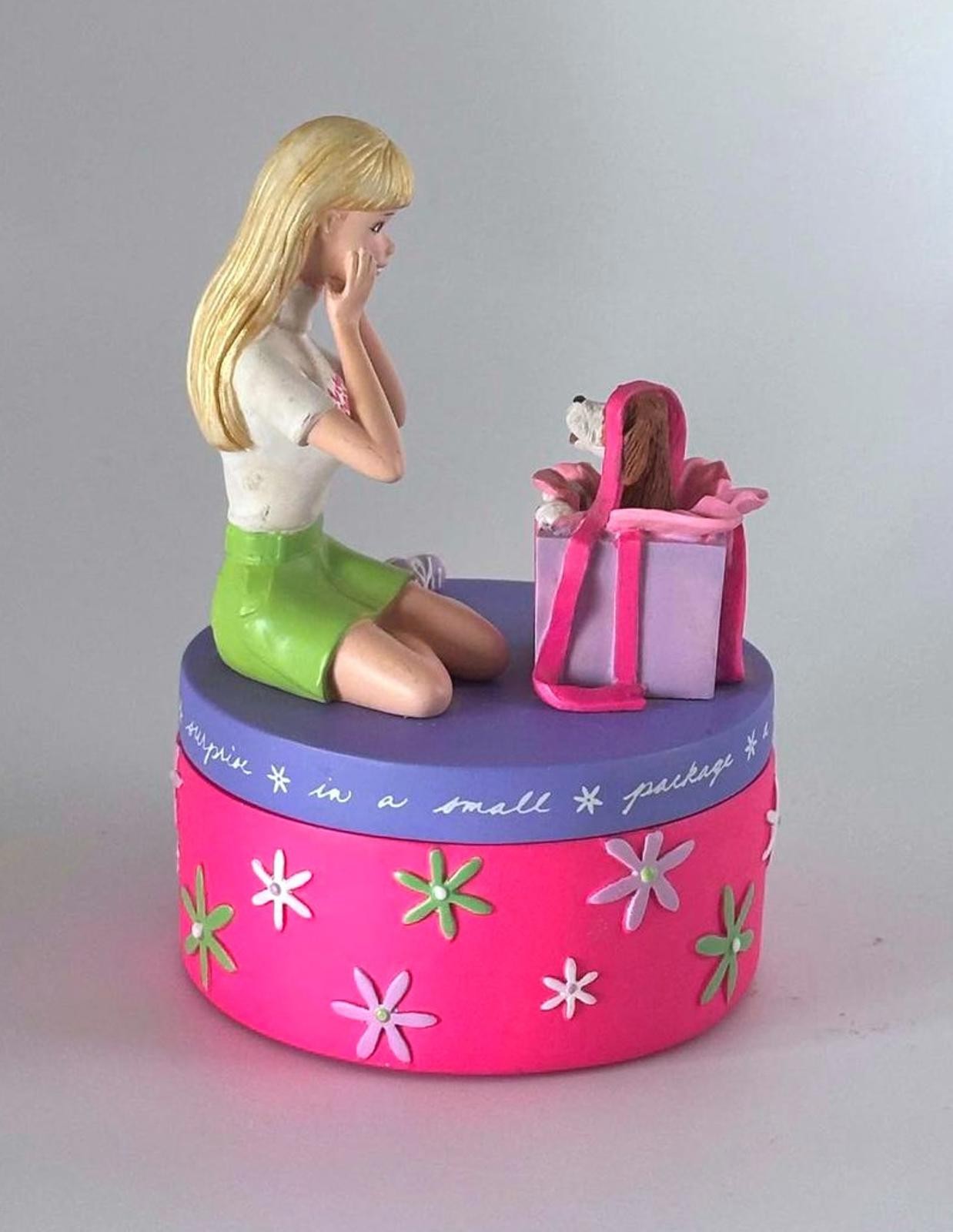 Barbie 1999 Mattel Surprise Box Figurine