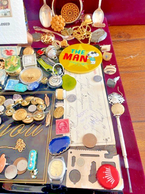 Estate Finds-Mixed smalls: Jewelry, Coins, Stamps, Watch, 10+vintage – lot A87T9