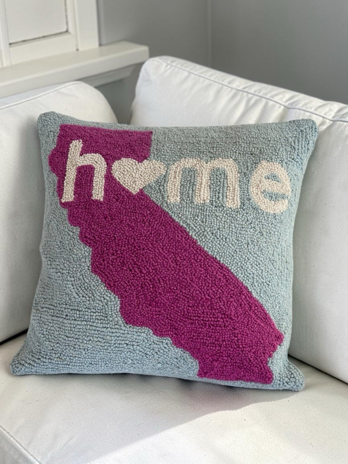 Peking Handicraft Wool Hooked California Home Throw Pillow Pink Blue Ocean 18”