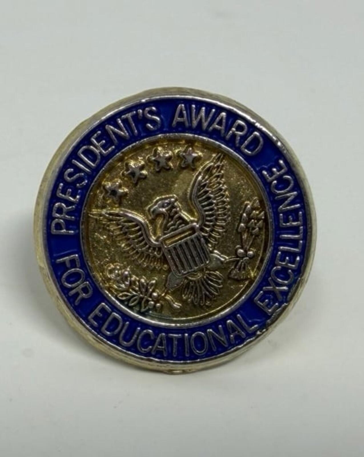 Vintage Presidents Award For Educational Excellence Enamel Lapel Pin Gold Eagle