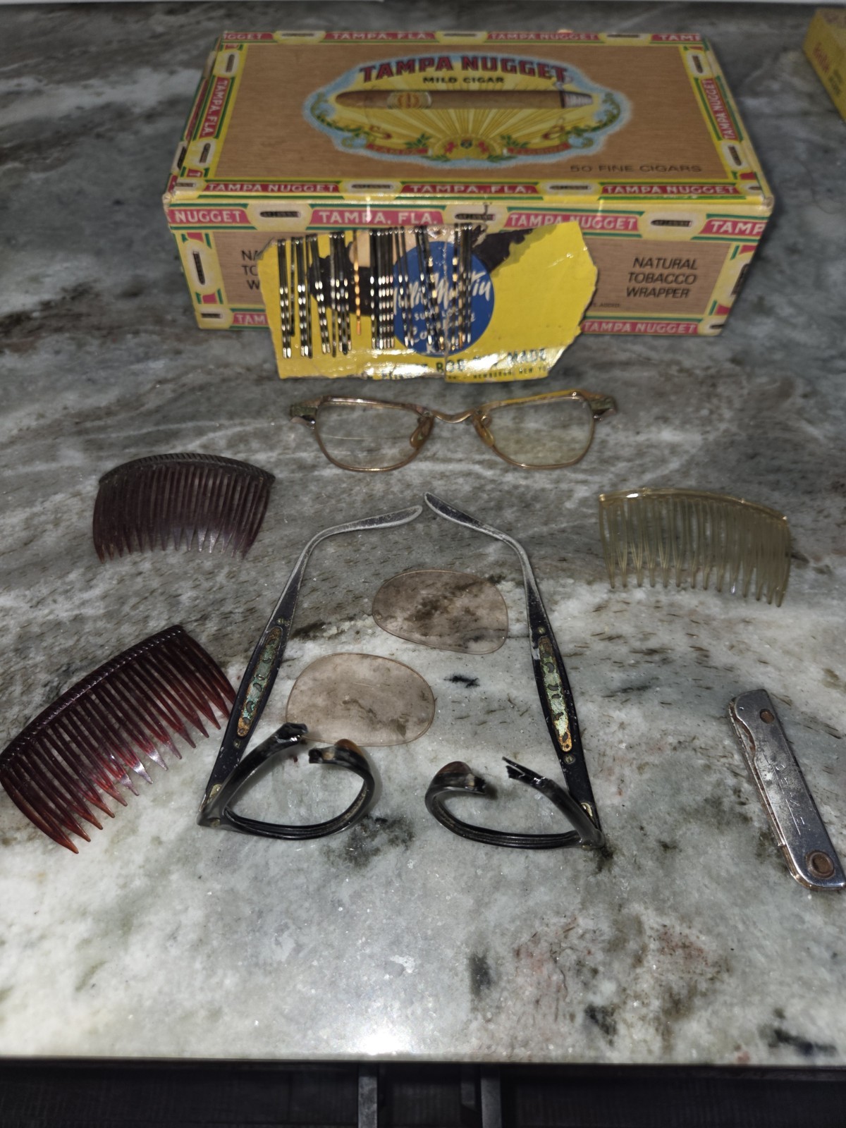 Tampa Nugget Cigar Box Lot w/ Trim Trio Tool, Combs, Eyeglasses, Sunglasses