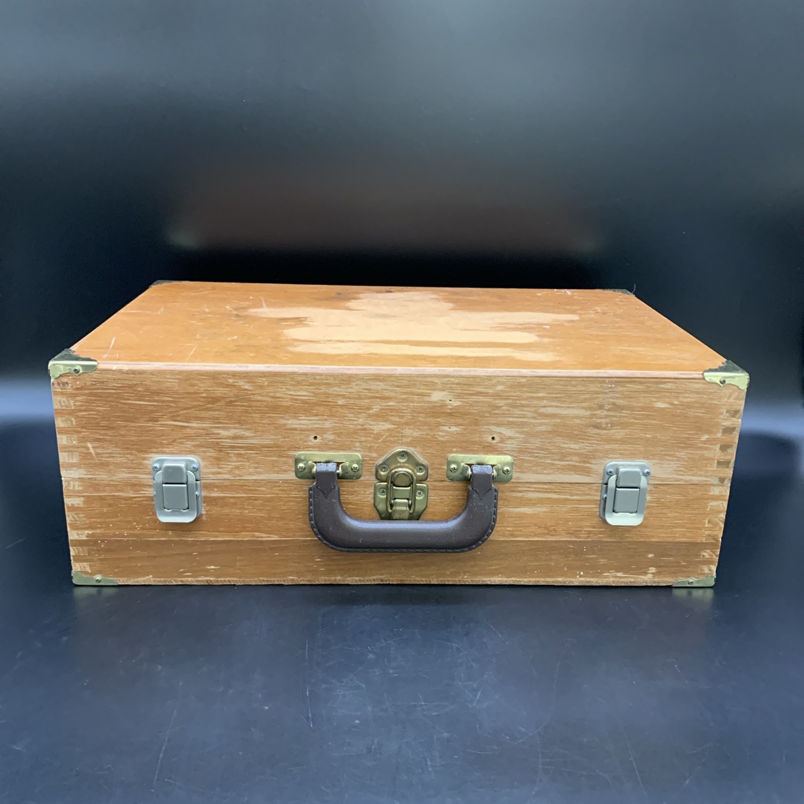 Vintage Wooden Artist Paint Box w Palette Compartments 18″ Case