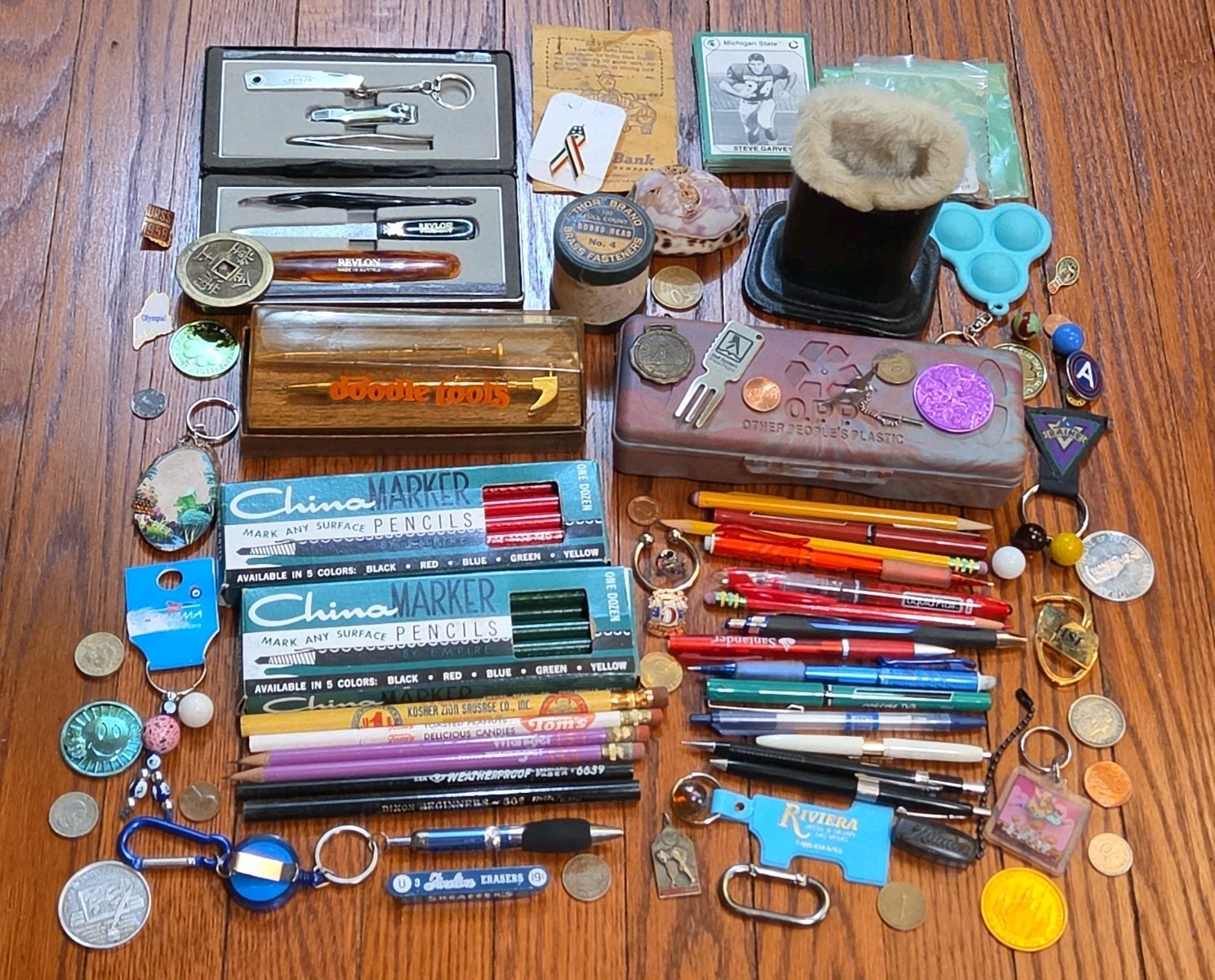 VINTAGE JUNK DRAWER LOT