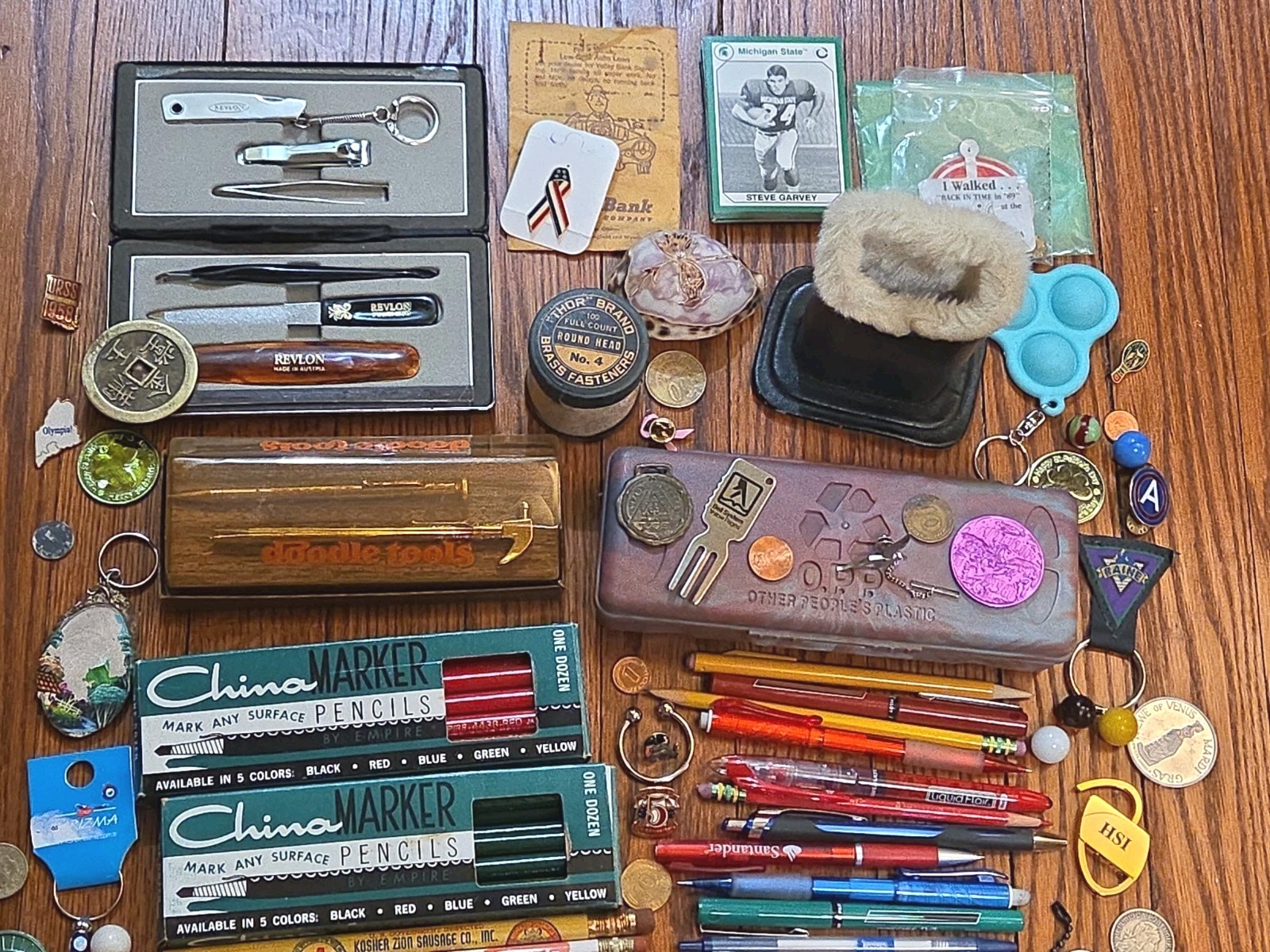 VINTAGE JUNK DRAWER LOT