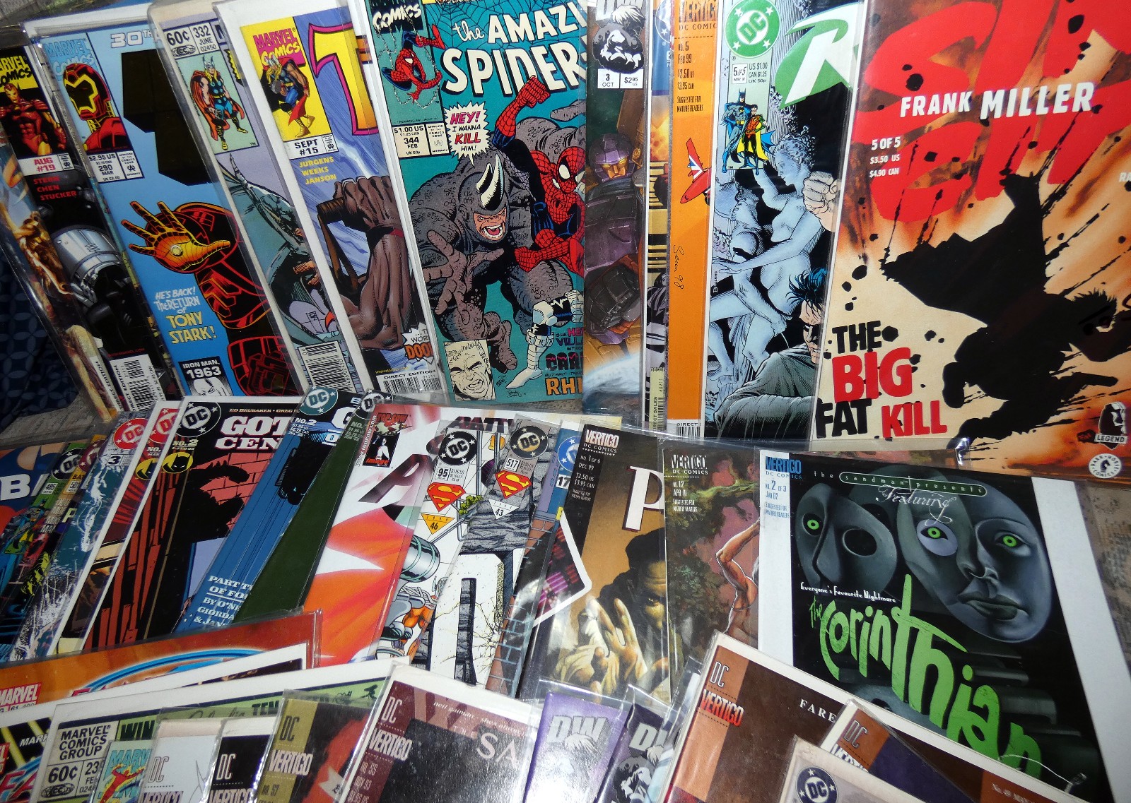 lot of 67 comic books in great condition with bags marvel dc ++