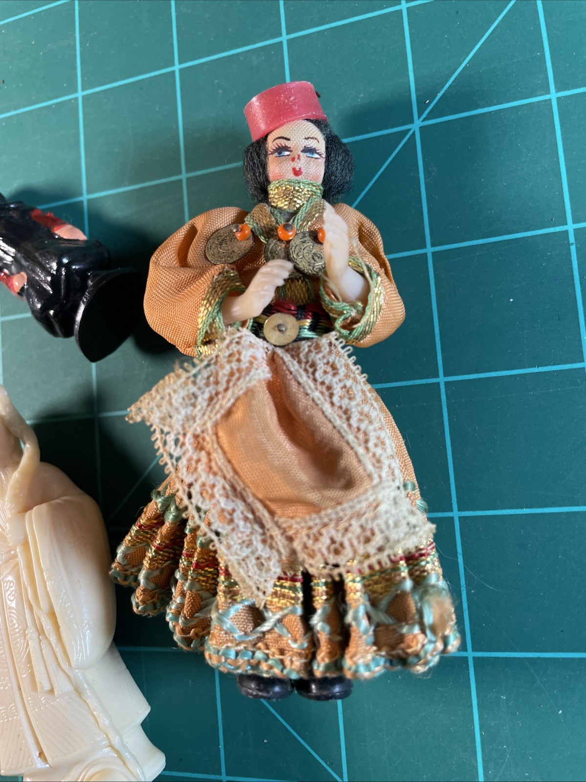 Junk Drawer Lot Of 4 Vintage Figurines