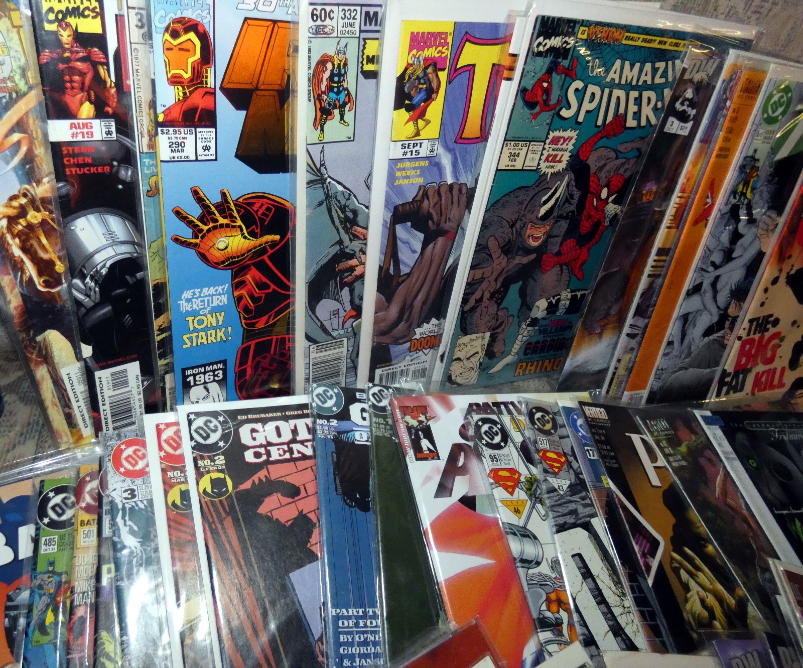 lot of 67 comic books in great condition with bags marvel dc ++