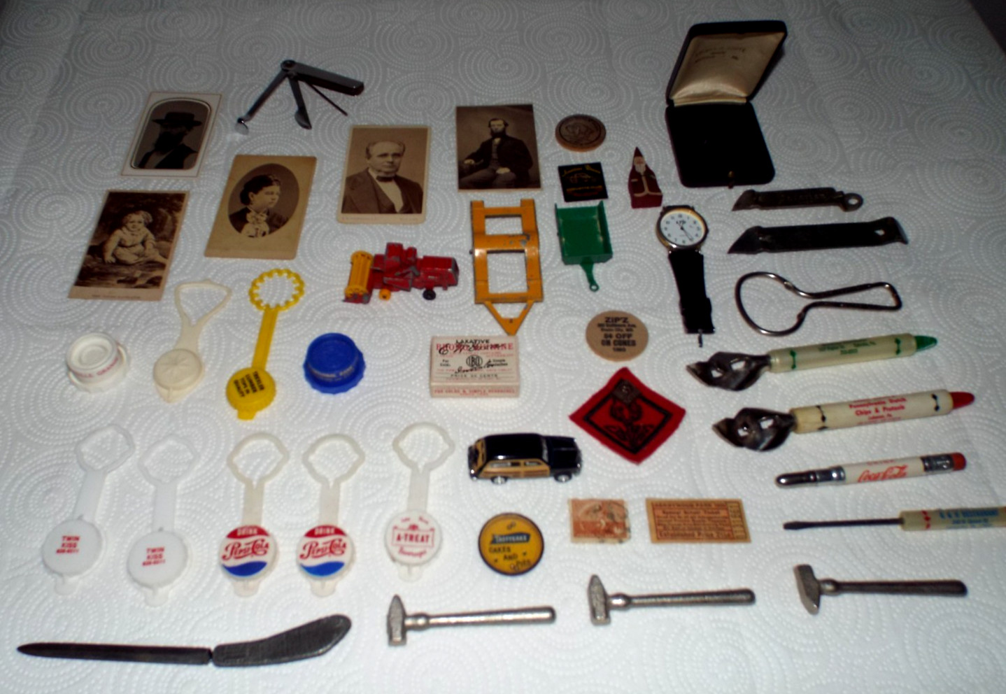 VINTAGE JUNK DRAWER LOT OF VARIOUS ITEMS READ!!