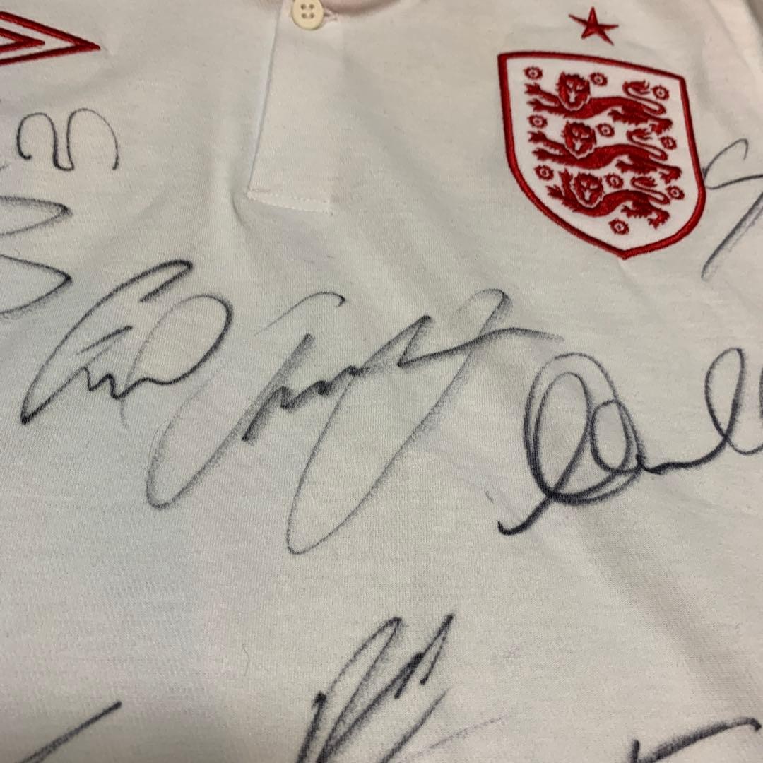England Soccer Player Signed Polo Shirt Umbro White England Emblem Used