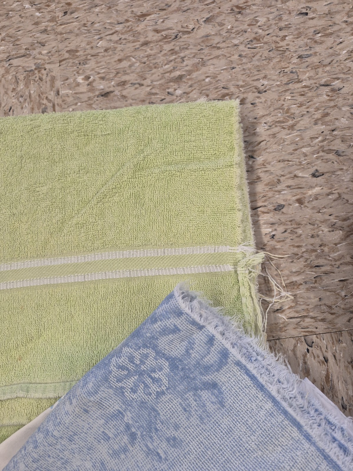 Bulk lot of Vintage Linens Bed Sheets Pillowcases Towels MCM Grandmas Closet