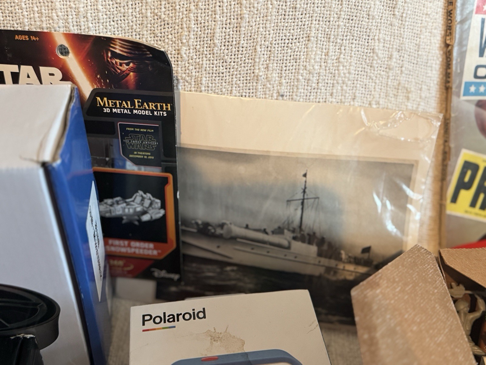 Vintage curiosity lot – Madagazines Sar Wars, Pokemon cards, polaroid, ephemeral