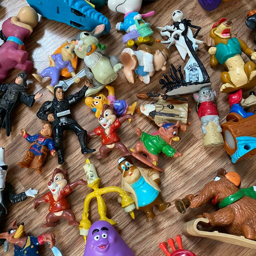 Estate Services Clearance Sale-15 pounds Box of new/used items-see description#