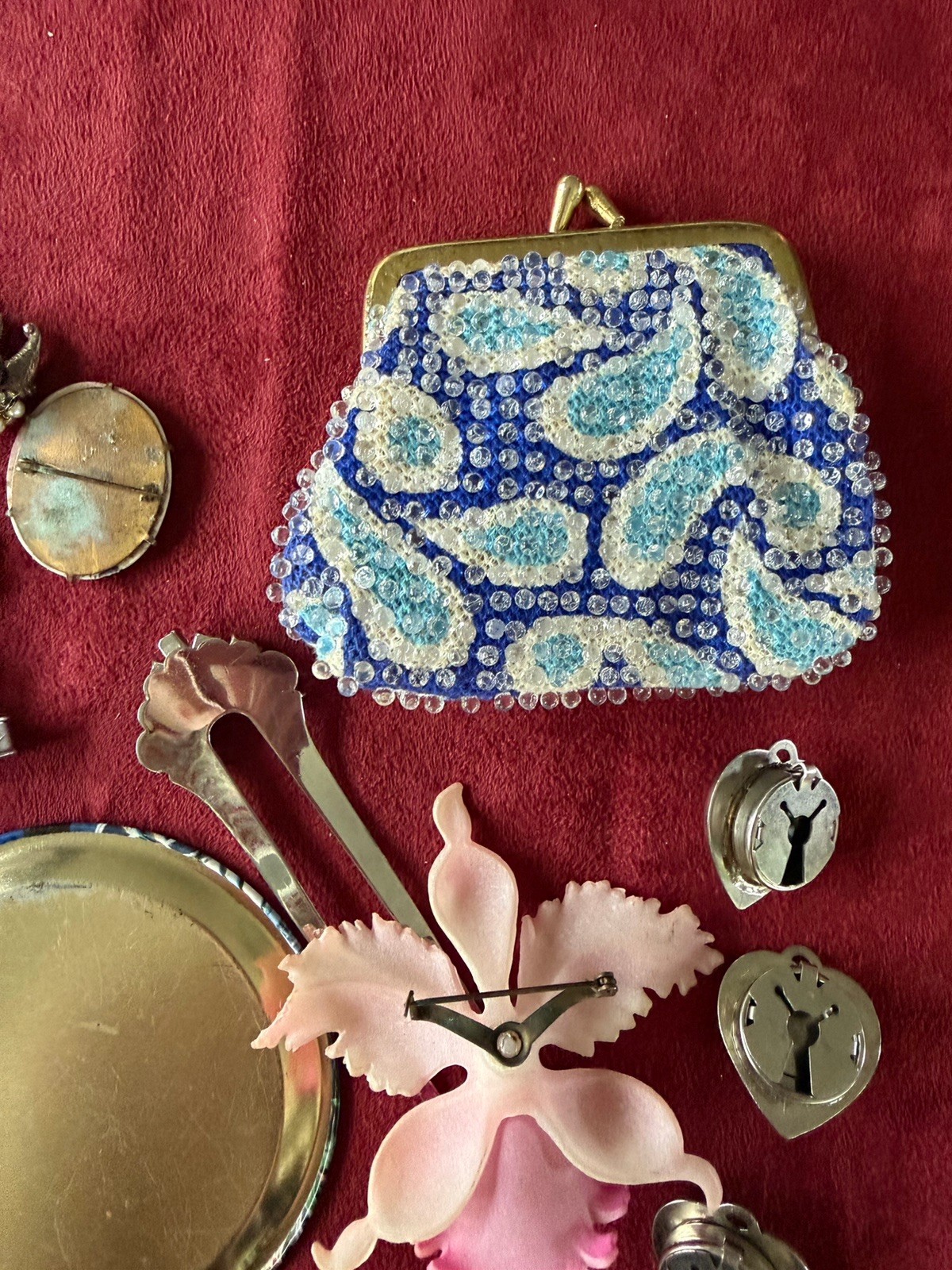 Grandma VTG-Now Junk Drawer Estate Sale Trinket Lot-Cosmetics Gloves Brooch GM5
