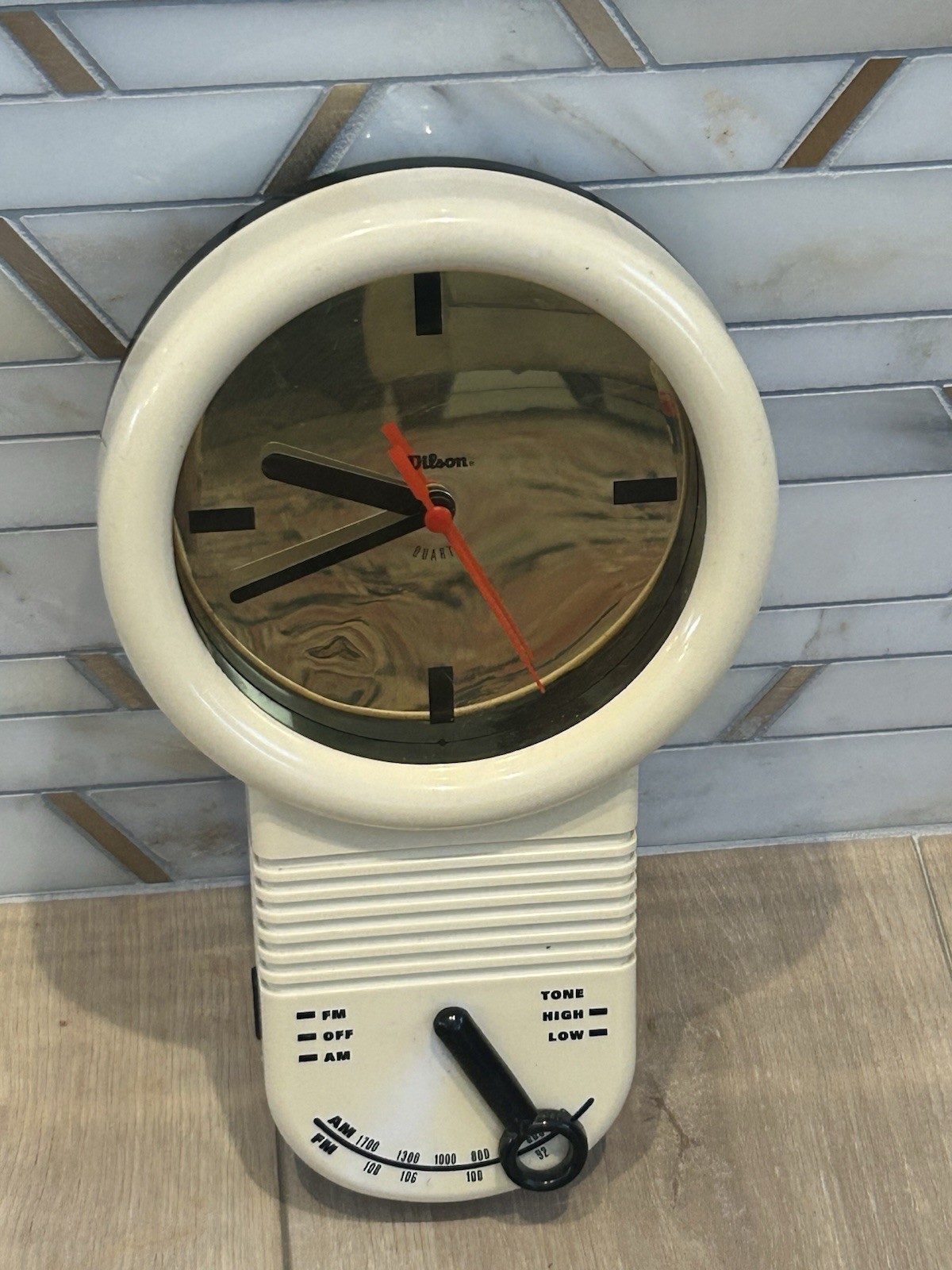 Vintage Wilson Sports Wall Clock Am/Fm Radio Retro White/Gold FOR PARTS