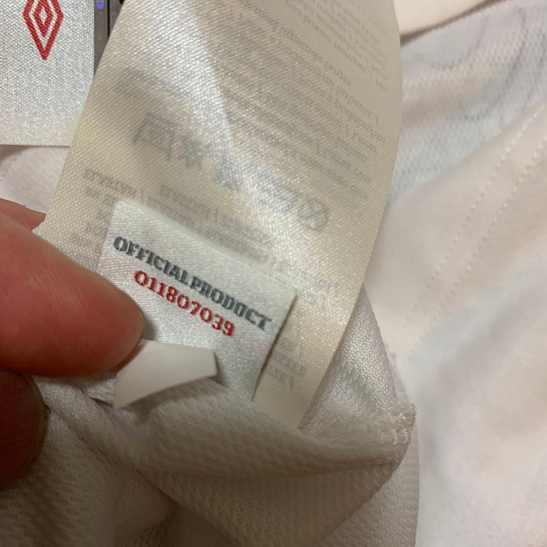 England Soccer Player Signed Polo Shirt Umbro White England Emblem Used