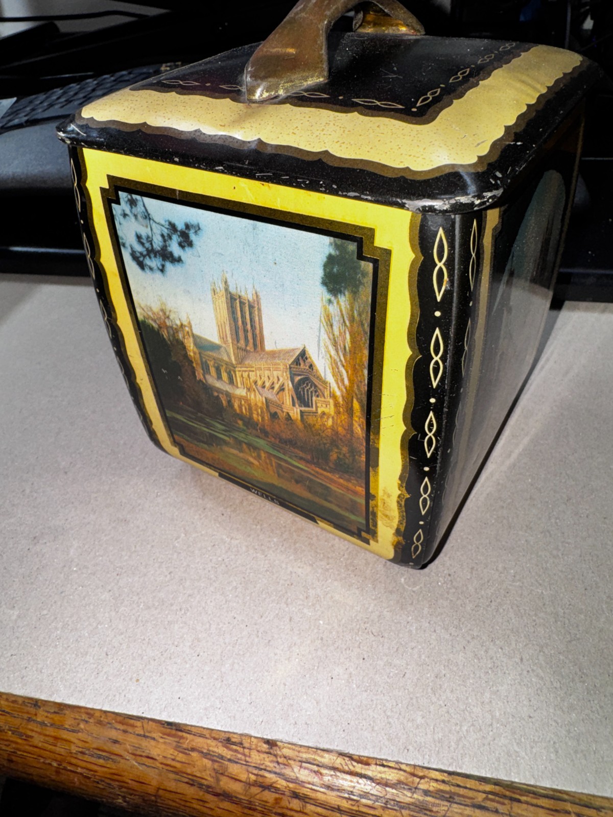 COOL COLLECTABLE Vintage Edward Sharp Lidded Tin Made in England Box 2 FH