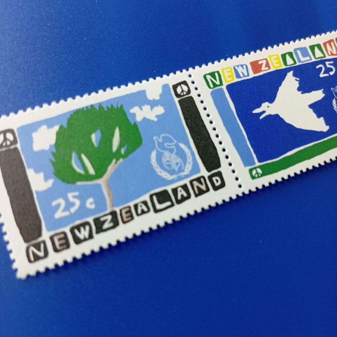 Foreign stamps New Zealand 1986 International Year of Peace Children’s drawings