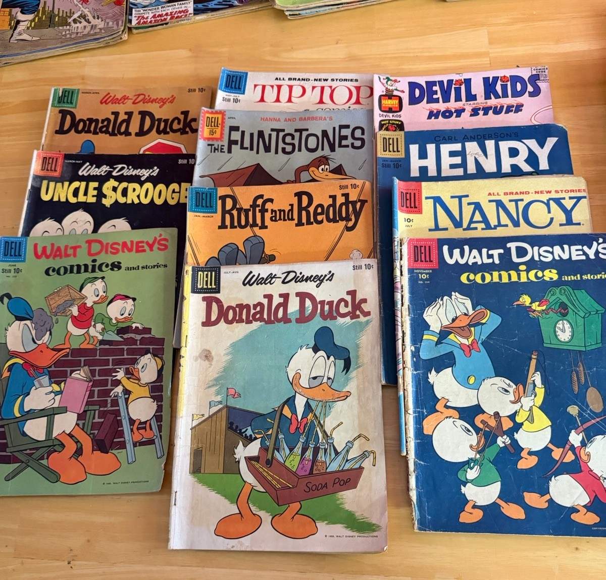Vintage Mixed Comic Book Lot: Dell Disney Looney Tunes Marvel Casper Defenders