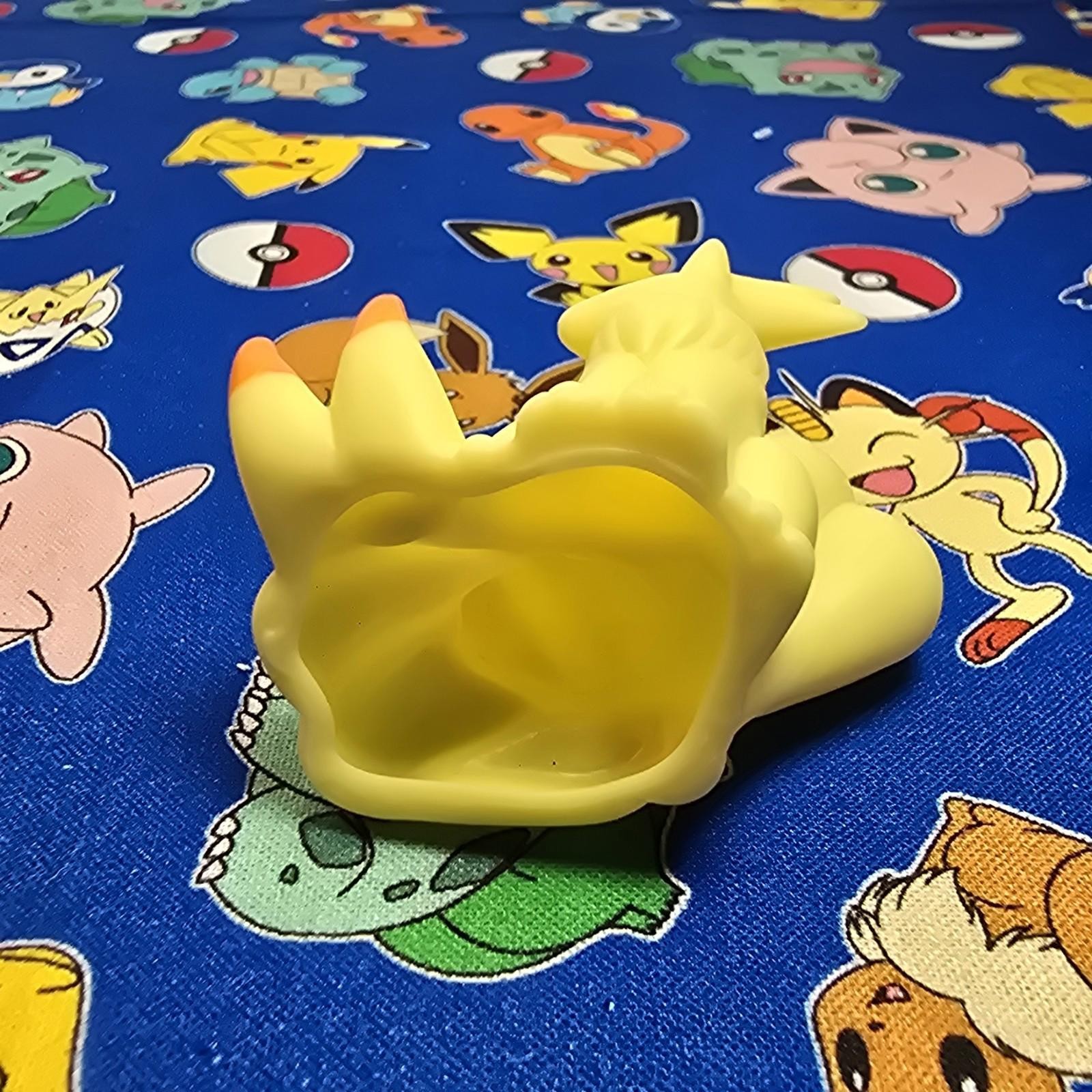 Pokemon Ninetales Yellow Figure Finger Puppet 1997 Bandai Nintendo Vintage USA