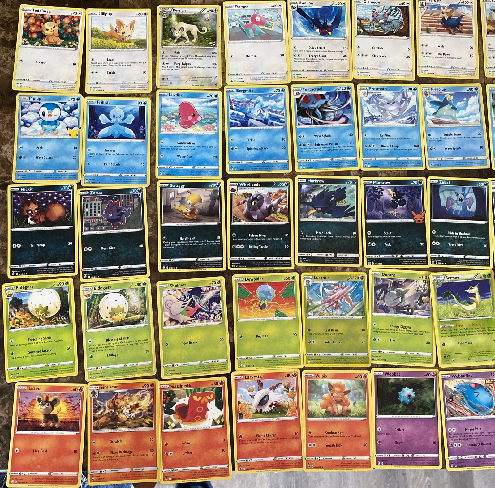 60 Pokemon lot cards