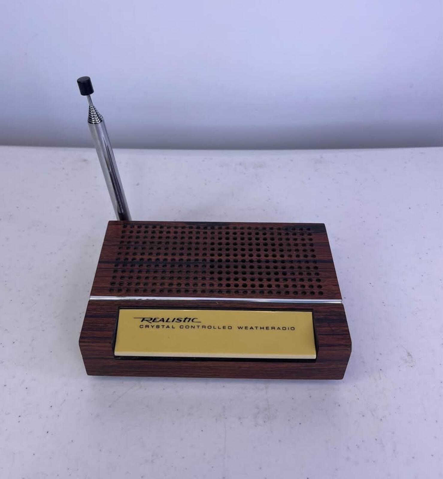 Realistic Crystal Controlled Weatheradio Model No. 12-152 Vintage Weather Radio
