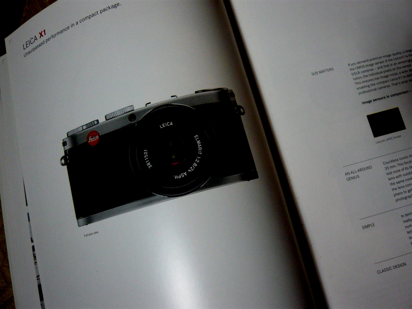 The Leica X1 camera , 28 page genuine publication, english. Superb! (Havana)