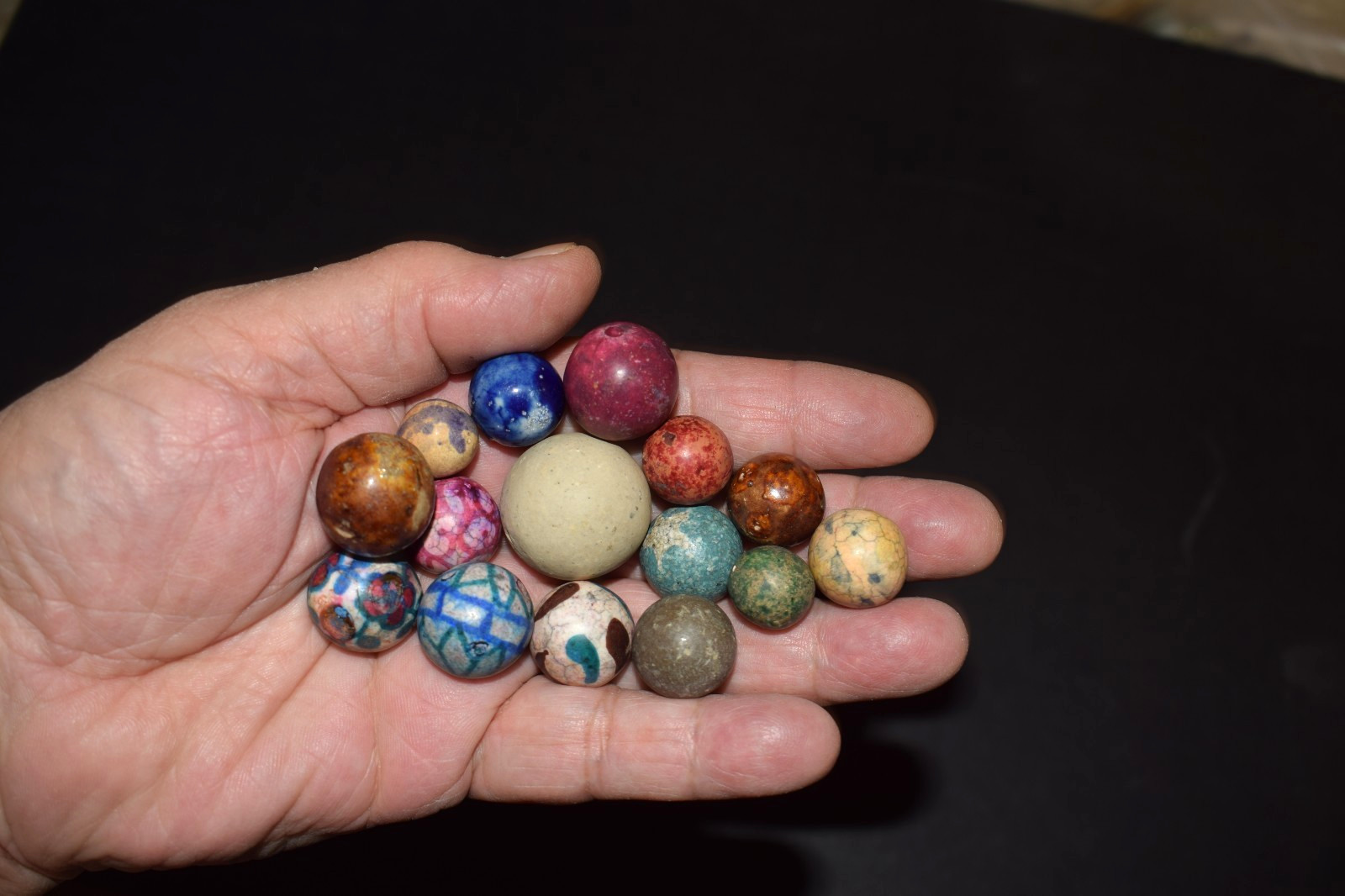 🧐👉Lot of 15⭐🗽⭐1800s Victorina era Antique toy clay mixed marbles &mixed sizes
