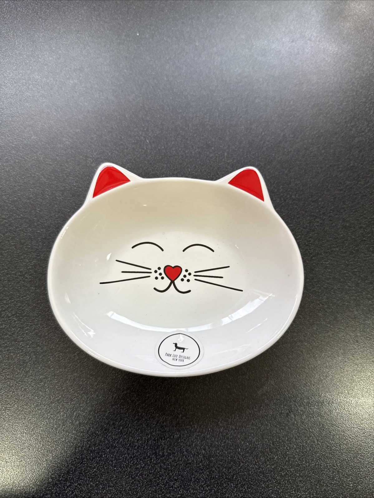 Park Life Designs Oscar Cat-Shaped Feeding Bowls for Cats, white