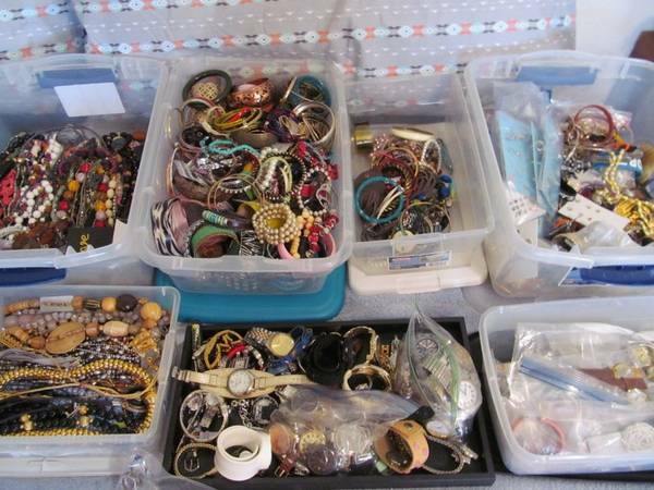 Estate Services Clearance Sale-15 pounds Box of new/used items-see description#