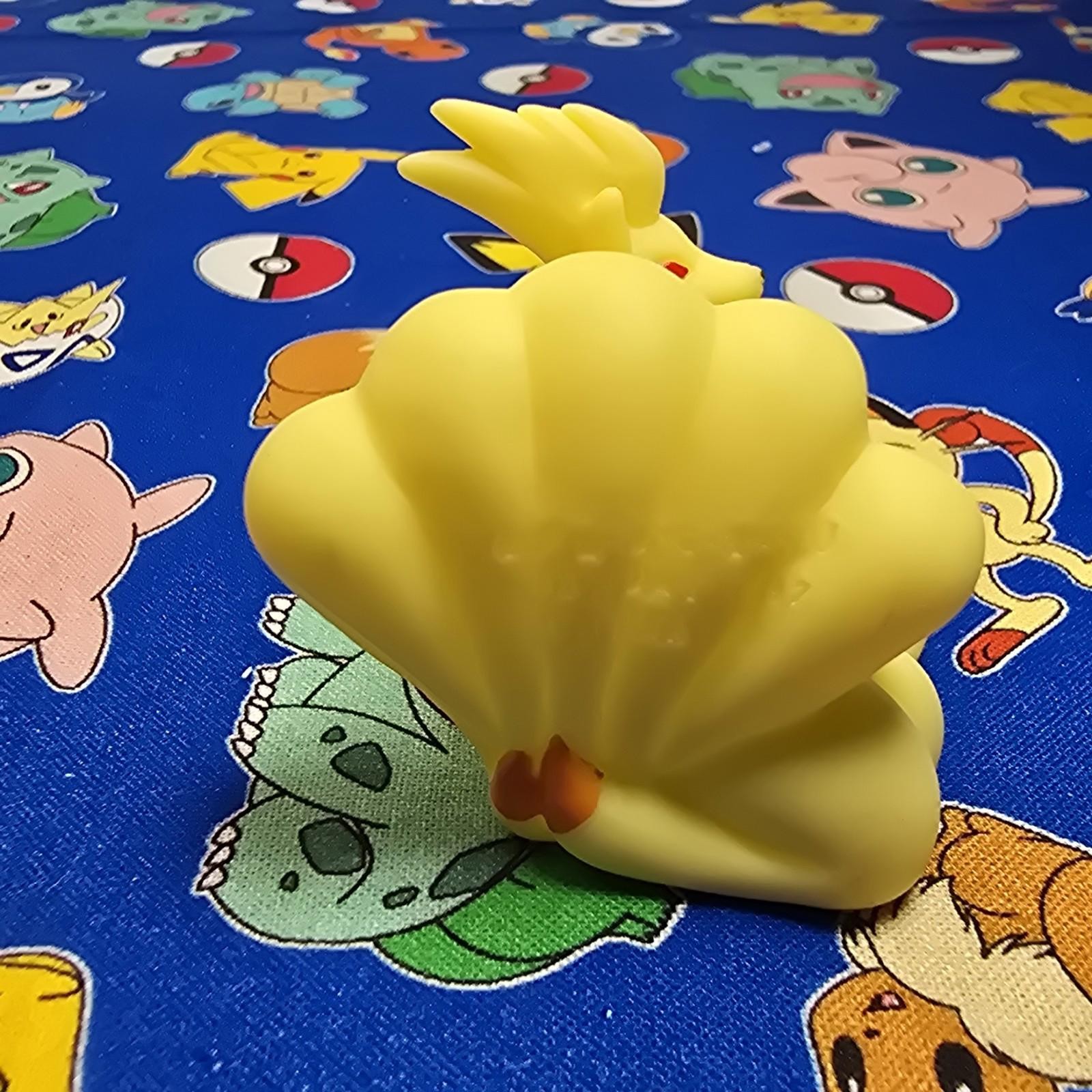 Pokemon Ninetales Yellow Figure Finger Puppet 1997 Bandai Nintendo Vintage USA
