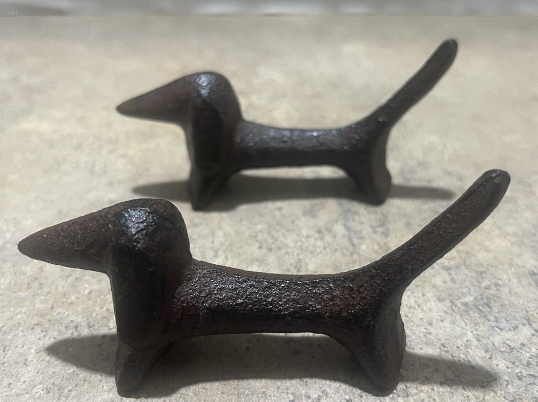 Dachshund Dinner Knife Rest, Cast Iron, Brown/Black Coloring, 3.5” Long